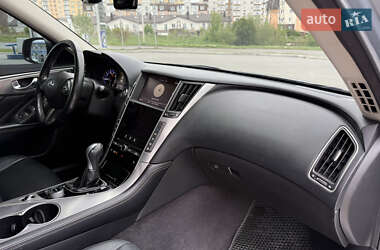 Седан Infiniti Q50 2014 в 