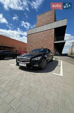 Седан Infiniti Q50 2014 в 