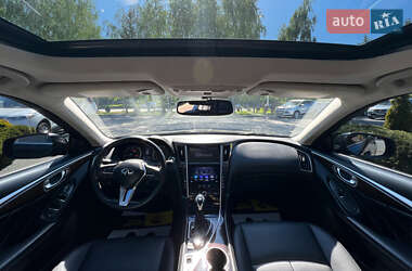 Седан Infiniti Q50 2017 в 