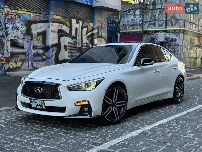 Седан Infiniti Q50 2018 в 