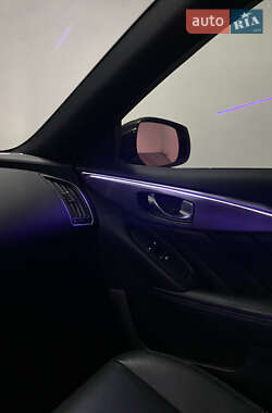 Седан Infiniti Q50 2016 в 