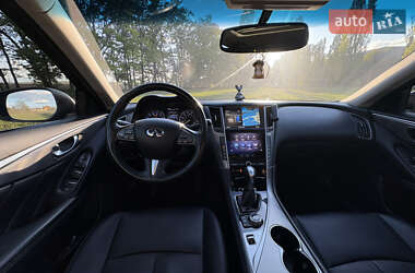 Седан Infiniti Q50 2013 в 