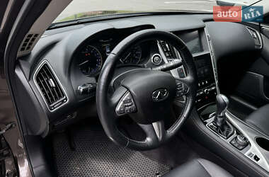 Седан Infiniti Q50 2016 в 