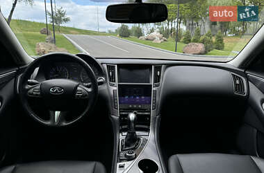 Седан Infiniti Q50 2016 в 