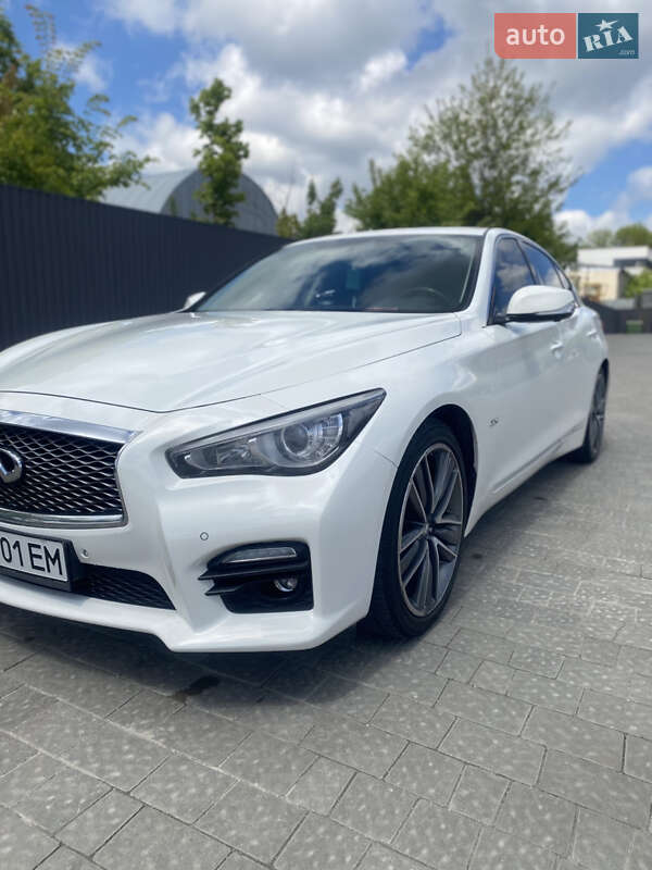 Седан Infiniti Q50 2013 в Тернополі