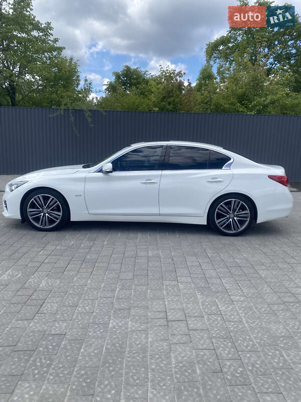 Седан Infiniti Q50 2013 в Тернополі