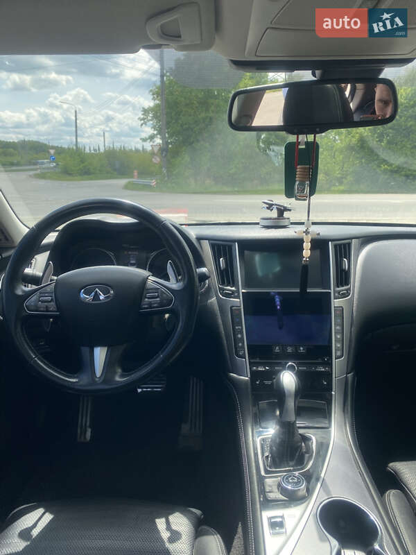 Седан Infiniti Q50 2013 в Тернополі