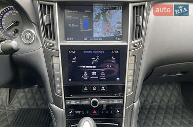Седан Infiniti Q50 2014 в 