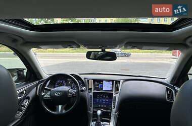 Седан Infiniti Q50 2015 в 