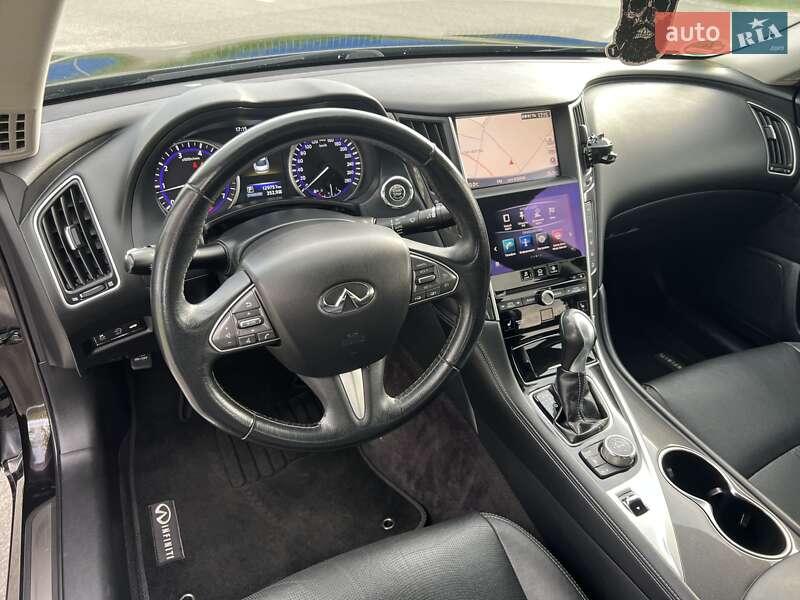 Седан Infiniti Q50 2016 в Вышгороде
