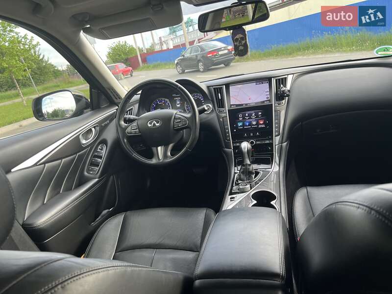 Седан Infiniti Q50 2016 в Вышгороде