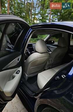 Седан Infiniti Q50 2023 в 