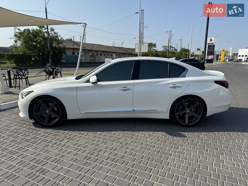 Седан Infiniti Q50 2015 в Одесі