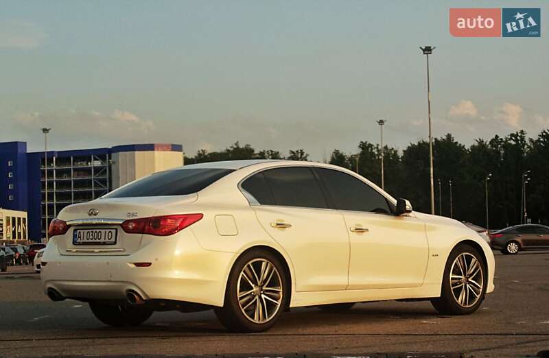 Седан Infiniti Q50 2015 в Киеве
