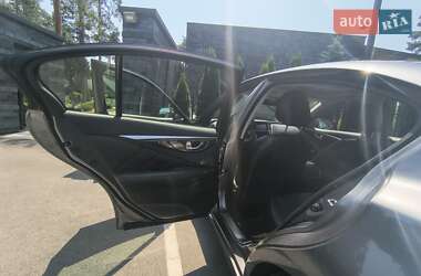 Седан Infiniti Q50 2017 в 