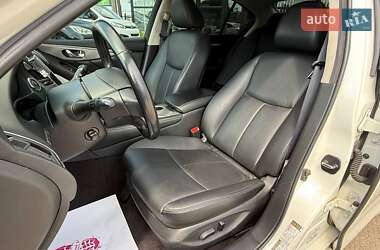 Седан Infiniti Q50 2017 в 