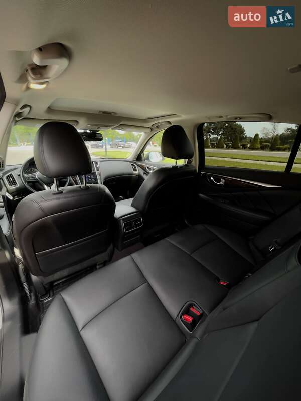 Седан Infiniti Q50 2018 в Киеве