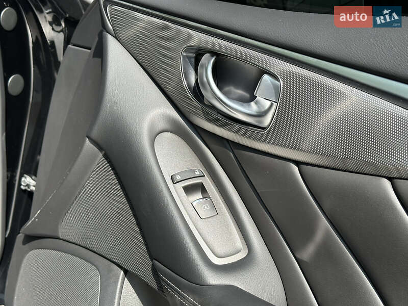 Седан Infiniti Q50 2017 в Одесі