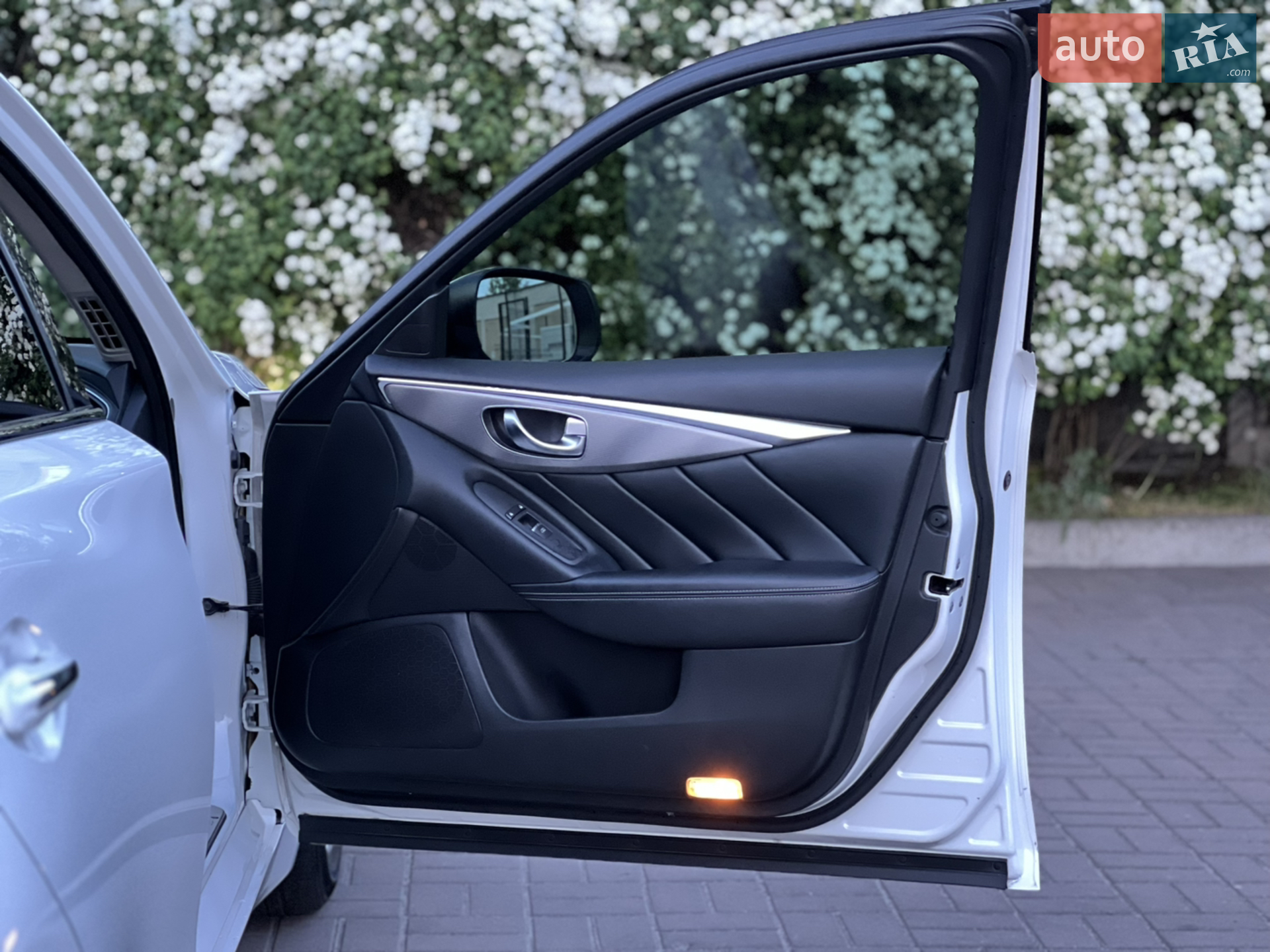 2015 Infiniti Q50 - мініатюра 24