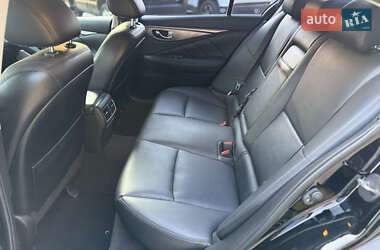 Седан Infiniti Q50 2017 в 