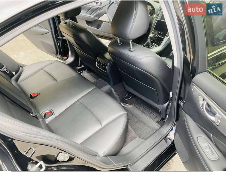 Седан Infiniti Q50 2016 в Києві