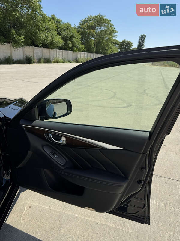 Седан Infiniti Q50 2017 в Одессе