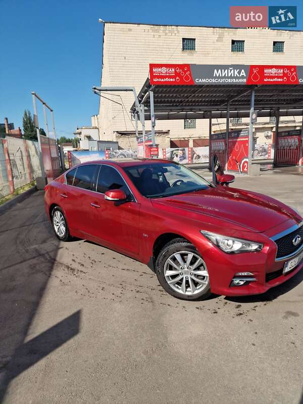 Infiniti Q50 2015