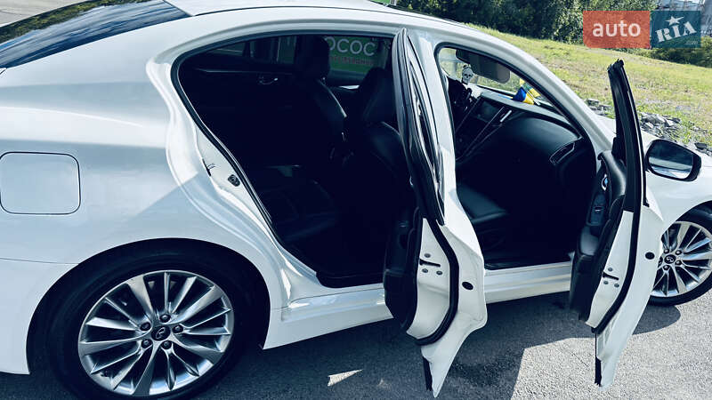 Седан Infiniti Q50 2018 в Києві