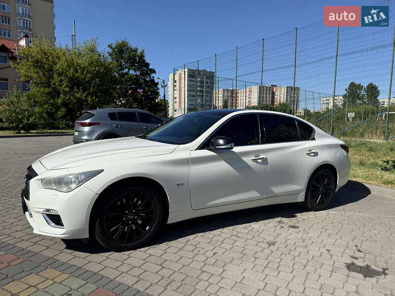Седан Infiniti Q50 2018 в Львові