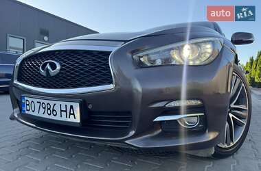 Седан Infiniti Q50 2015 в 