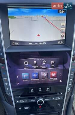 Седан Infiniti Q50 2015 в 