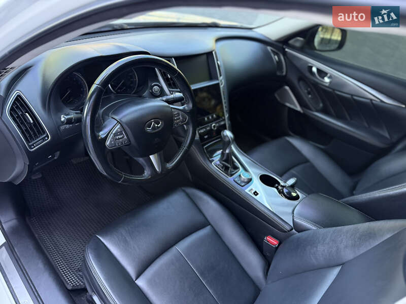 Седан Infiniti Q50 2016 в Полтаві