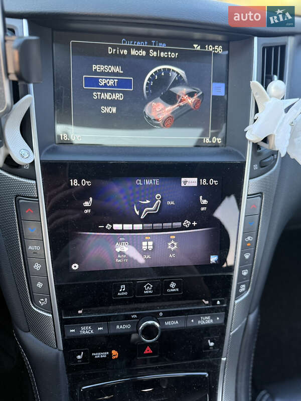 Седан Infiniti Q50 2015 в Киеве