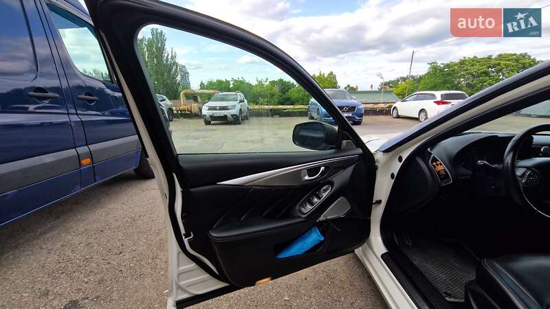 Седан Infiniti Q50 2016 в Одессе