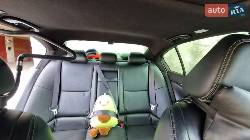 Седан Infiniti Q50 2016 в Одессе