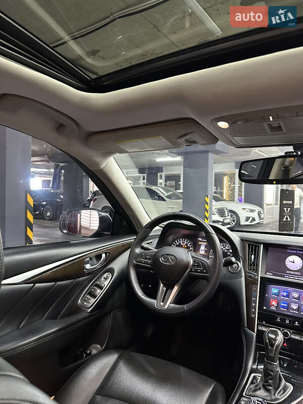 Седан Infiniti Q50 2017 в Одесі
