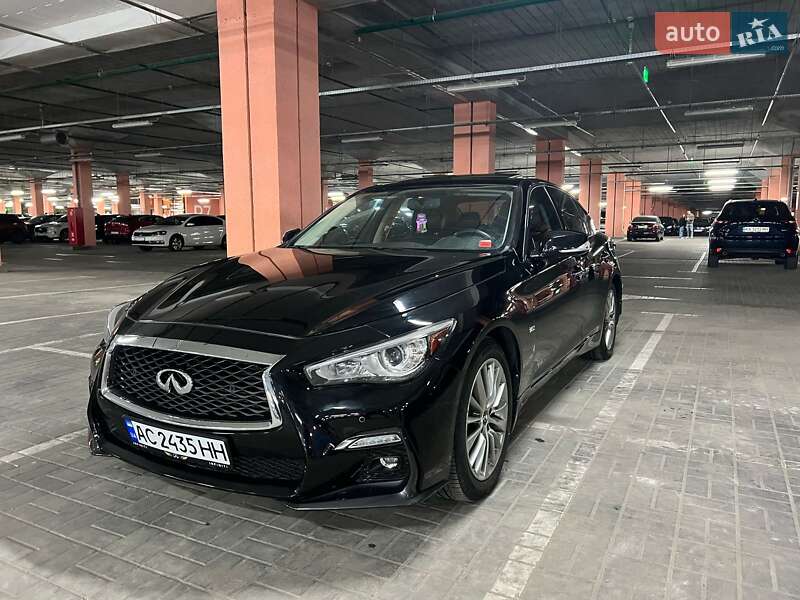 Седан Infiniti Q50 2017 в 