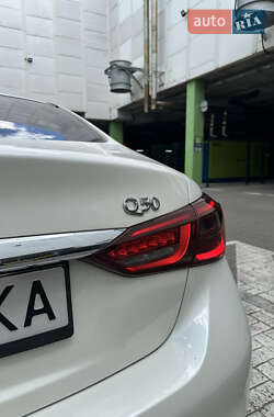 Седан Infiniti Q50 2017 в 
