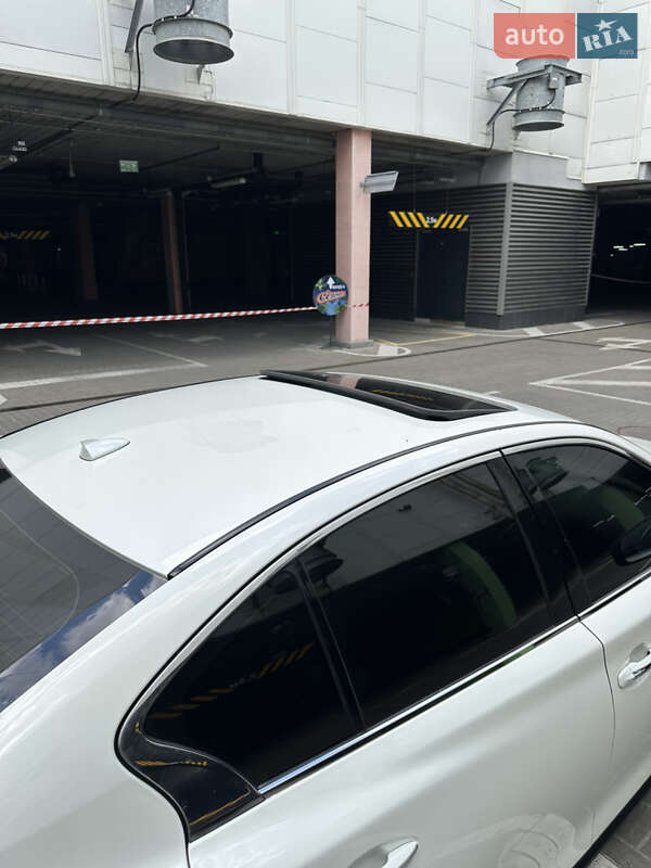 Седан Infiniti Q50 2017 в Києві