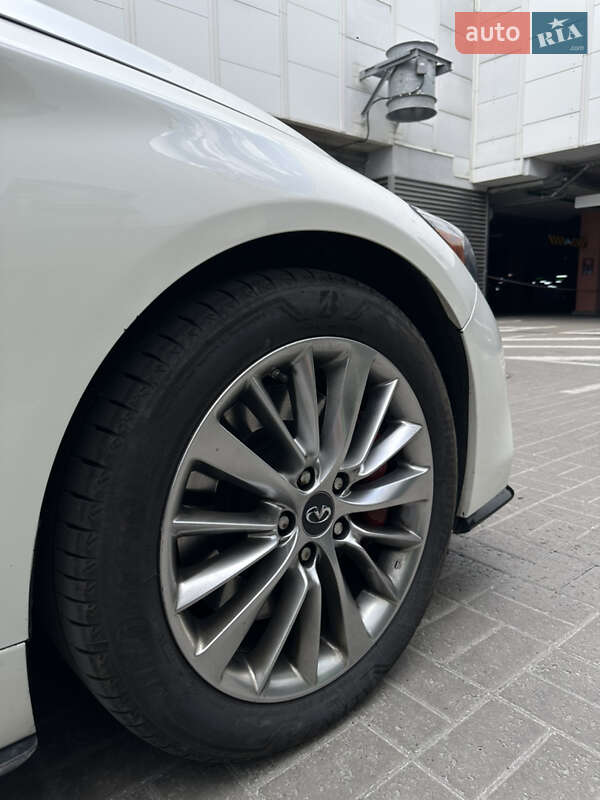 Седан Infiniti Q50 2017 в Києві