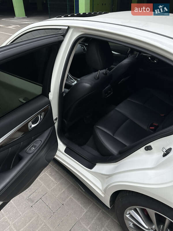 Седан Infiniti Q50 2017 в Києві