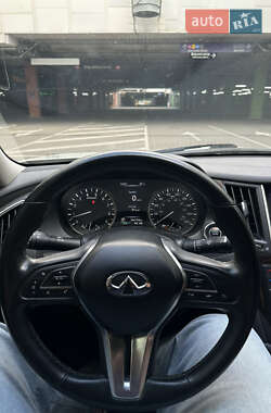 Седан Infiniti Q50 2017 в 