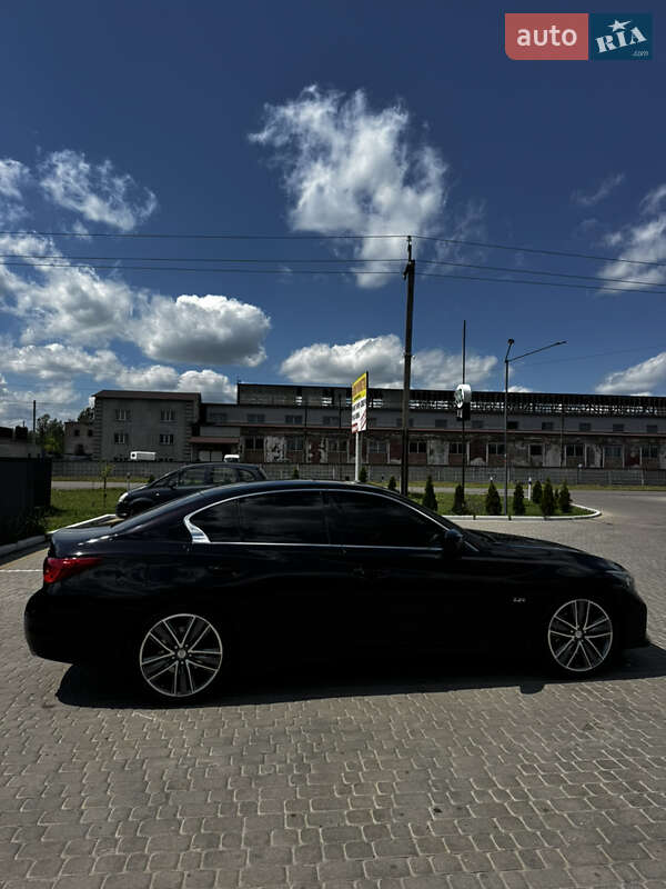 Седан Infiniti Q50 2015 в Шептицькому