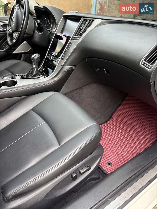 Седан Infiniti Q50 2017 в Кропивницькому