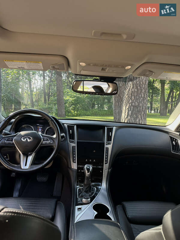 Седан Infiniti Q50 2017 в Чернигове