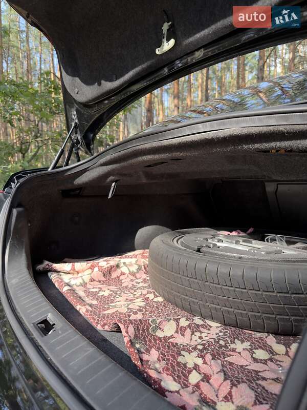 Седан Infiniti Q50 2014 в Києві