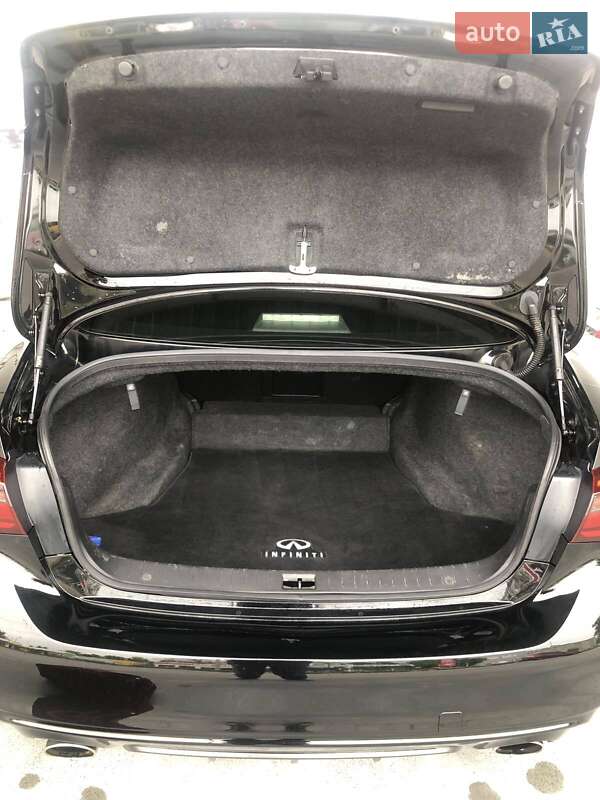 Седан Infiniti Q50 2018 в Киеве фото 16 Седан Infiniti Q50 2018 в Киеве