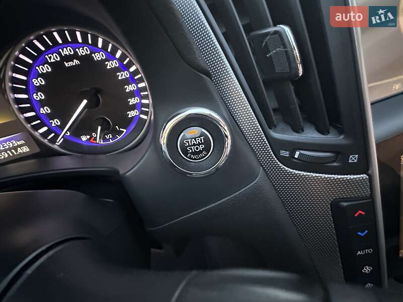 Седан Infiniti Q50 2016 в Одессе