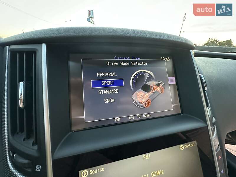 Седан Infiniti Q50 2016 в Одессе