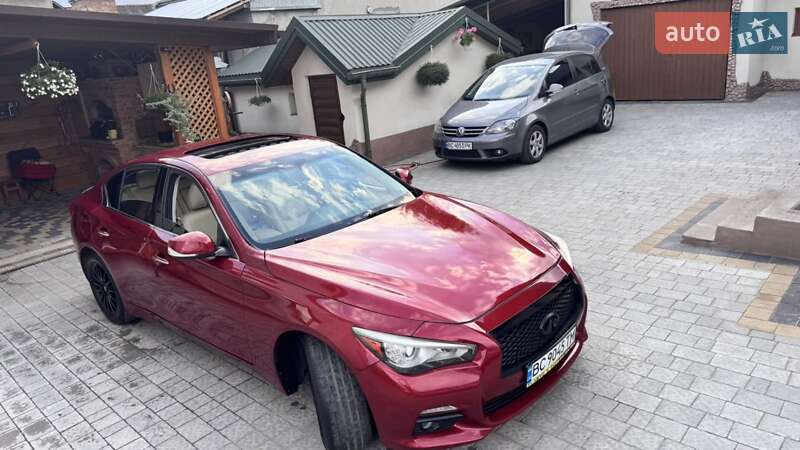 Седан Infiniti Q50 2016 в Ременеві